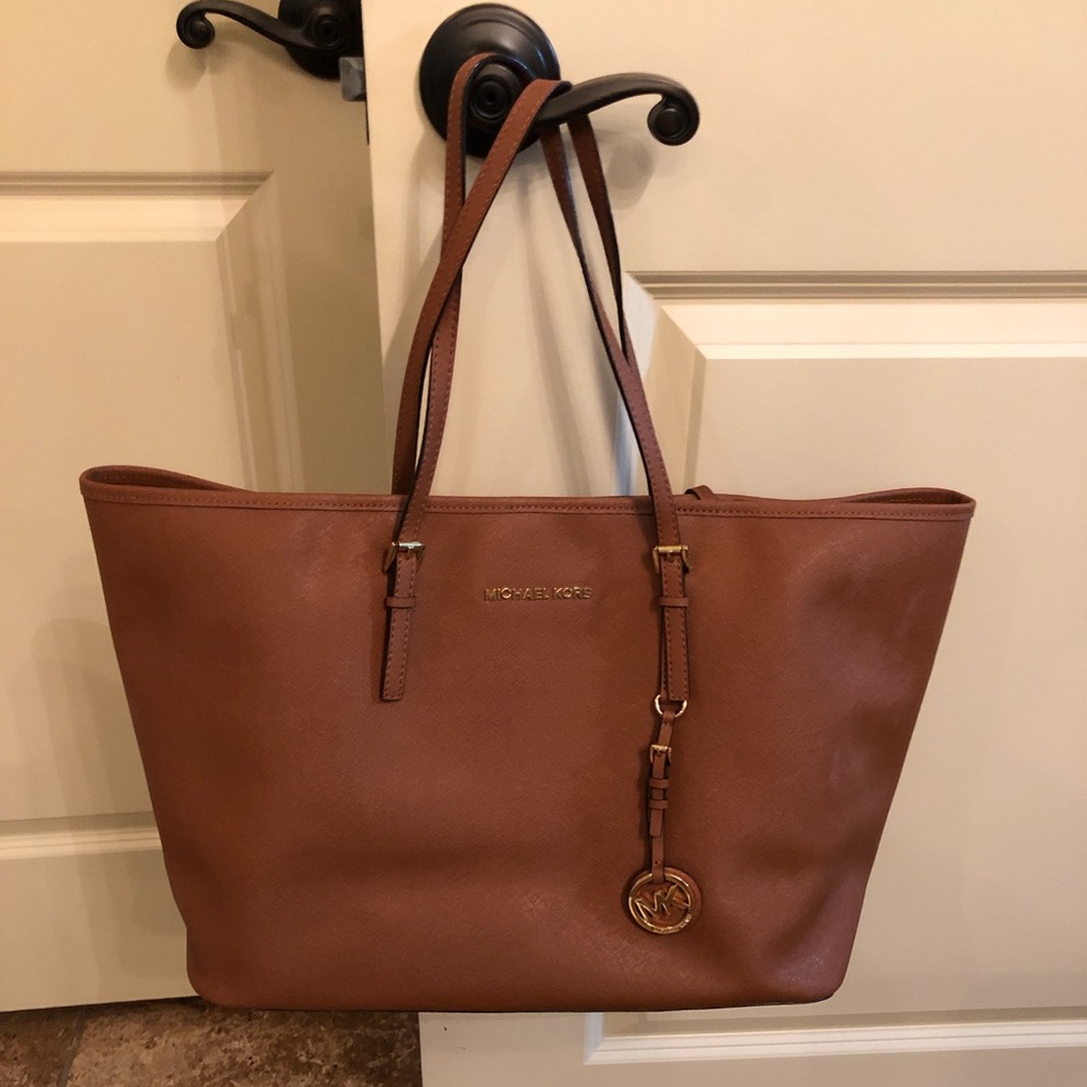 Large Michael Kors bag. Used. Excellent condition